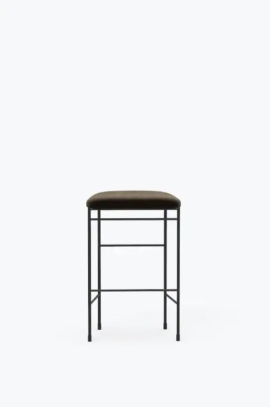 New Works Covent Barhocker H: 65 cm – Sørensen Leder Royal Nubuck Havanna