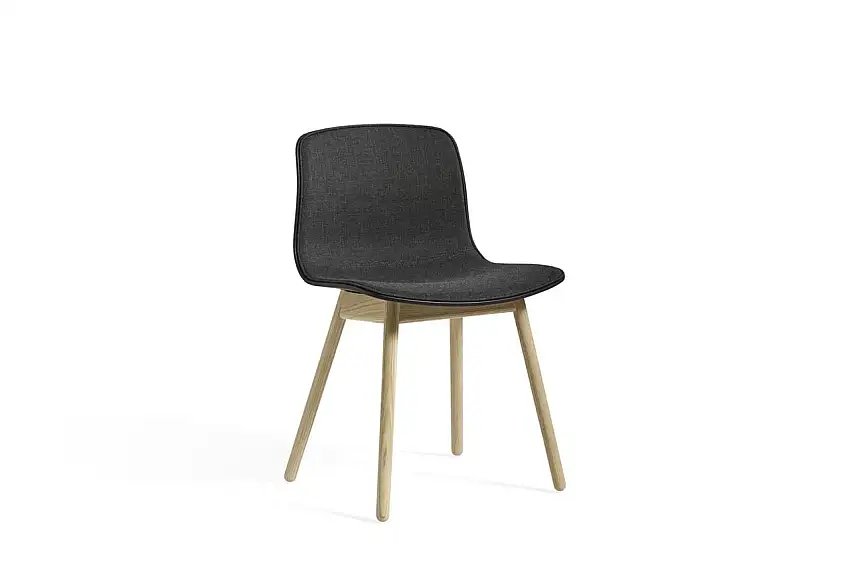 HAY AAC 12 About A Chair Frontpolsterung SH: 46 – Lackierte massive Eiche/Schwarz/Remix 173