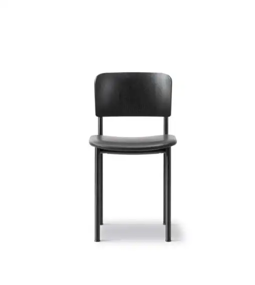 Fredericia Furniture 3413 Plan Seat gepolsterter Stuhl SH: 45 cm – schwarz lackierte Eiche mit schwarzem Omni 301-Leder/pulverlackiertem Stahl