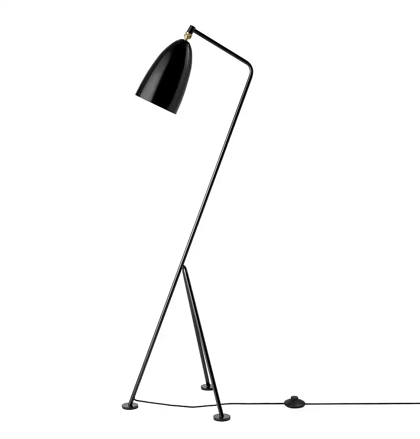 GUBI Grasshopper Stehleuchte H: 125 cm - Schwarz glänzend