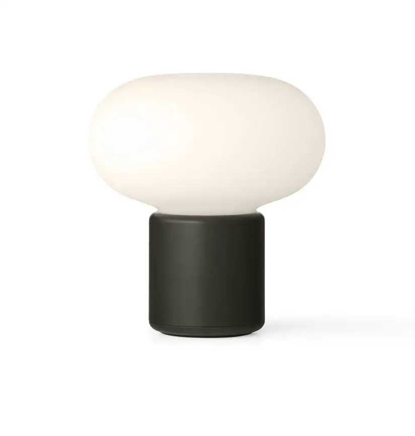 New Works Karl-Johan Tragbare Tischlampe H: 18 cm – Waldgrün