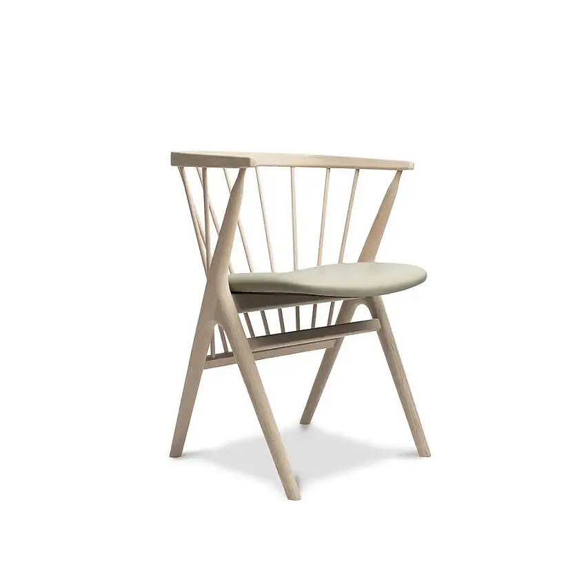 Sibast Furniture No 8 Esszimmerstuhl SH: 45 cm – Eiche weiß geölt/Anilinseide Hellgrau 0250 – 854
