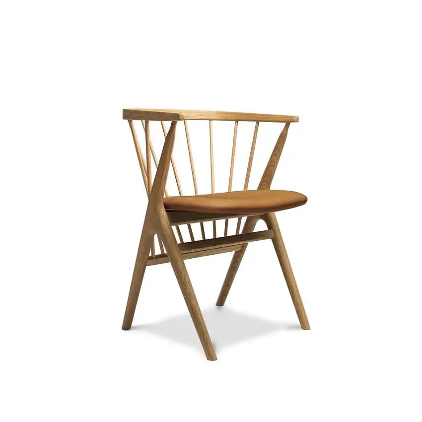 Sibast Furniture No 8 Esszimmerstuhl SH: 45 cm – Eiche geölt/Anilinleder Seide Cognac 0250 – 250