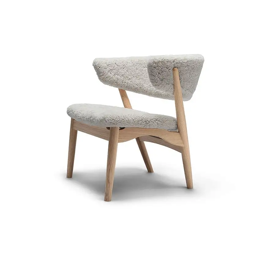 Sibast Furniture No 7 Lounge Chair Vollgepolstert SH: 35 cm – Weiß geölte Eiche/Schaffell Moonlight