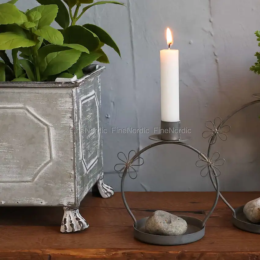 Chic Antique Kerzenständer mit Blumen Antique Zink Klein