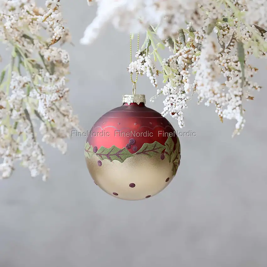 Chic Antique Weihnachtskugel mit Stechpalme Cherry