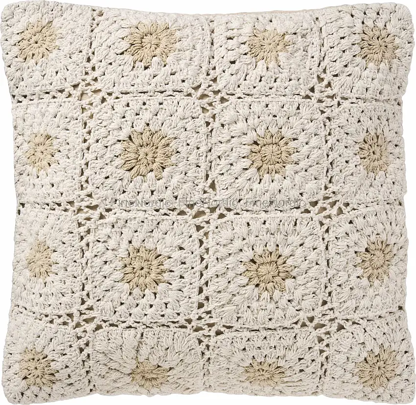 Ib Laursen Kissenhülle - Gehäkelt - Creme - Naturfarbene Blumen, Rückseite naturfarbener Canvas 50 x 50 cm