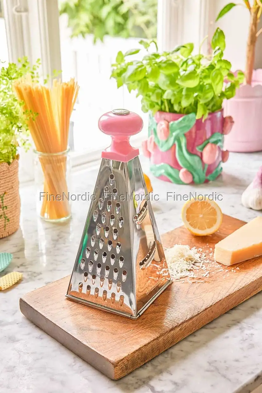 Rice Rostfreier Stahl Reibe mit Rosa Griff